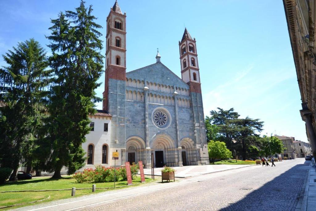 Appartamento Conte Verde Vercelli Bagian luar foto