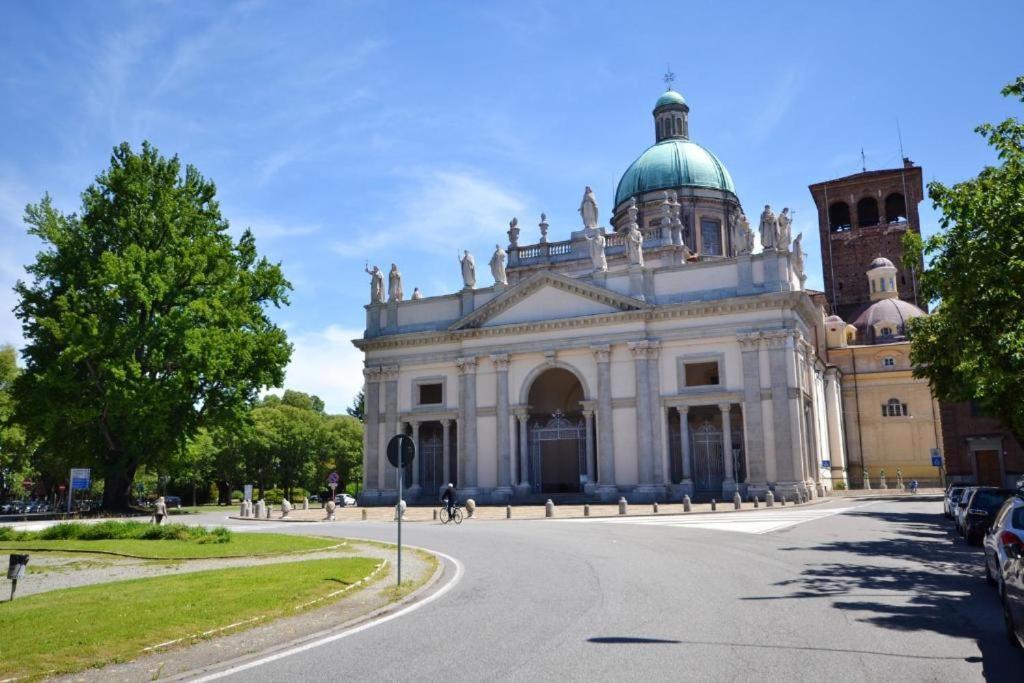 Appartamento Conte Verde Vercelli Bagian luar foto